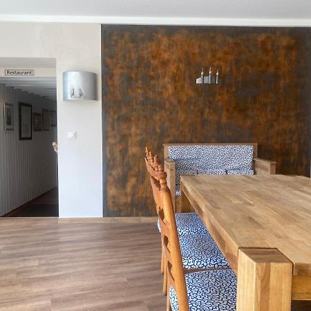 Hotel Die Friesenhalle Бредщед Екстериор снимка