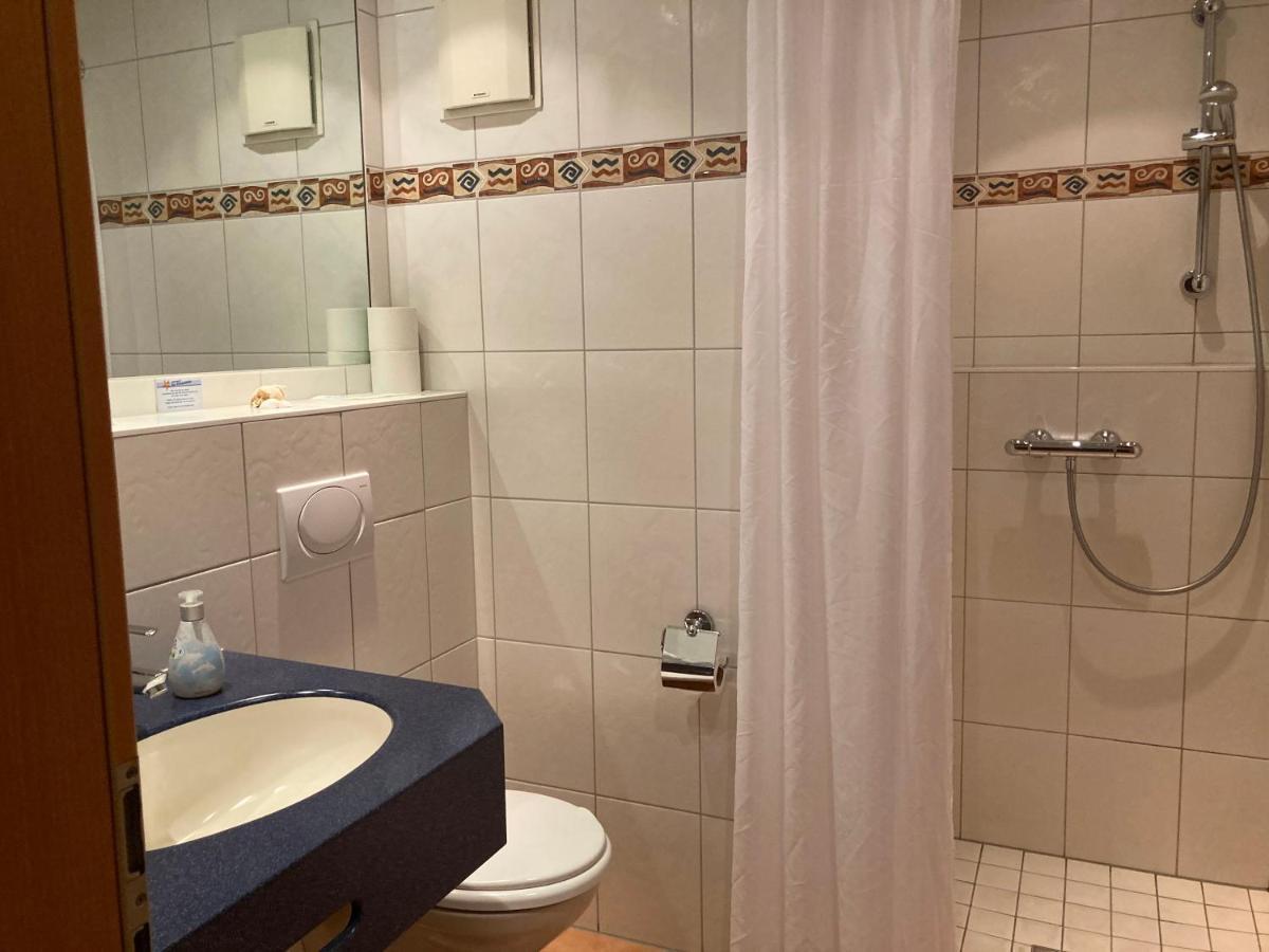 Hotel Die Friesenhalle Бредщед Екстериор снимка
